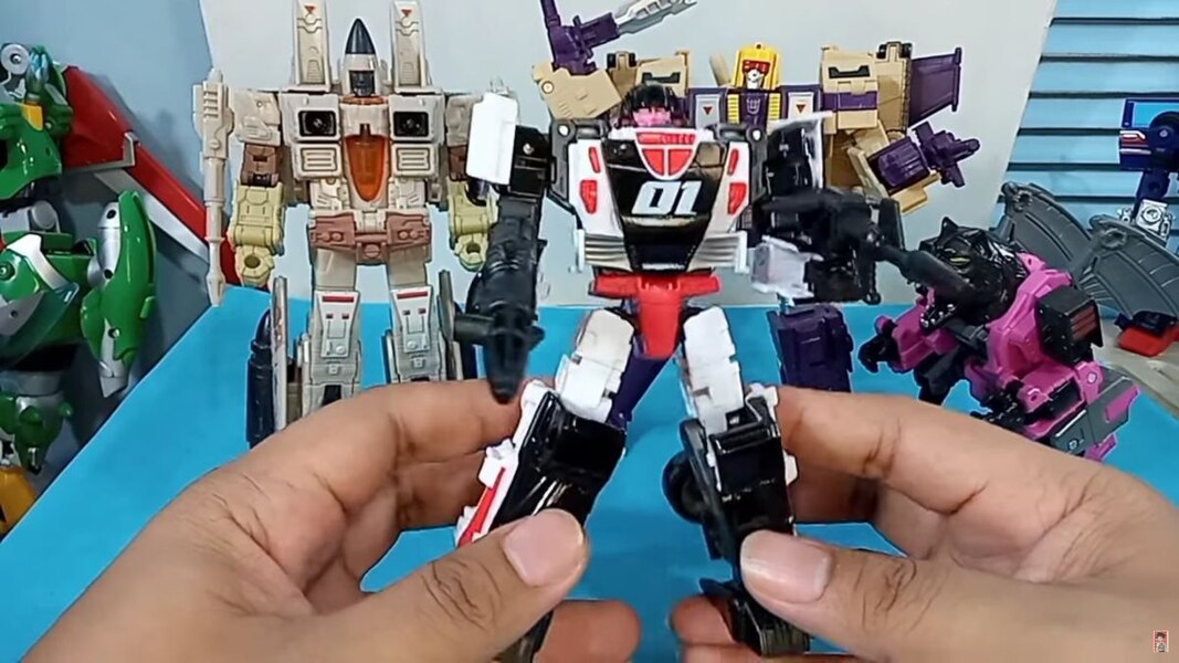 Transformers Legacy Velocitron Crasher In Hand Image  (13 of 13)